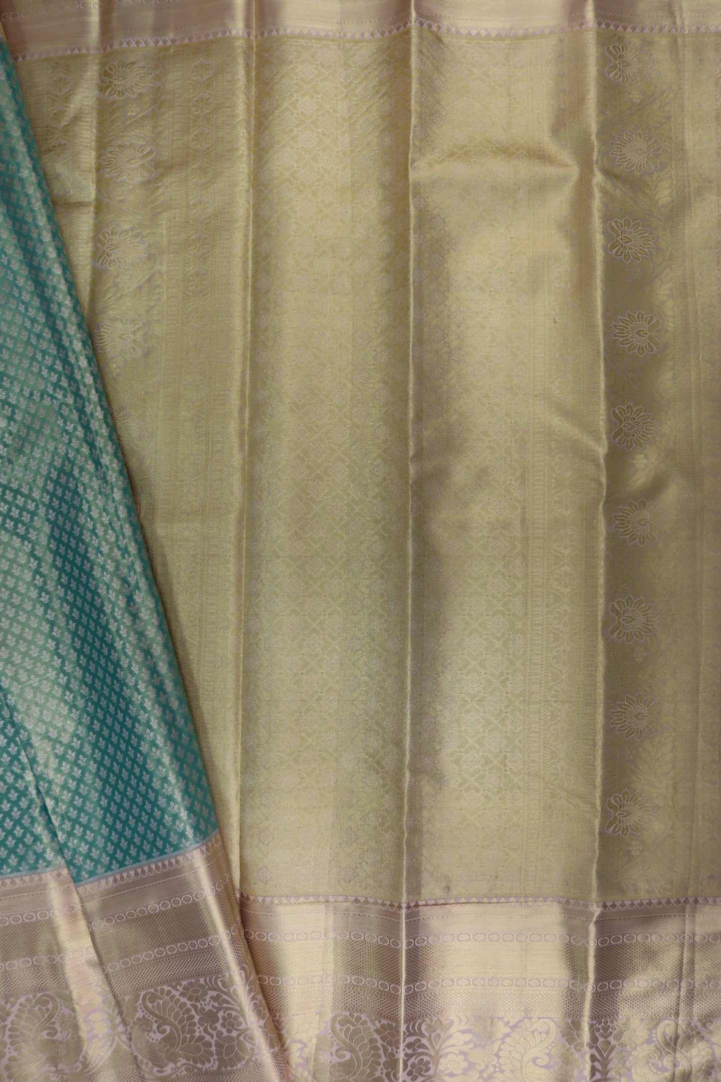 Mesmerizing Green Kanjipuram Saree From Weavers and Best on Online
