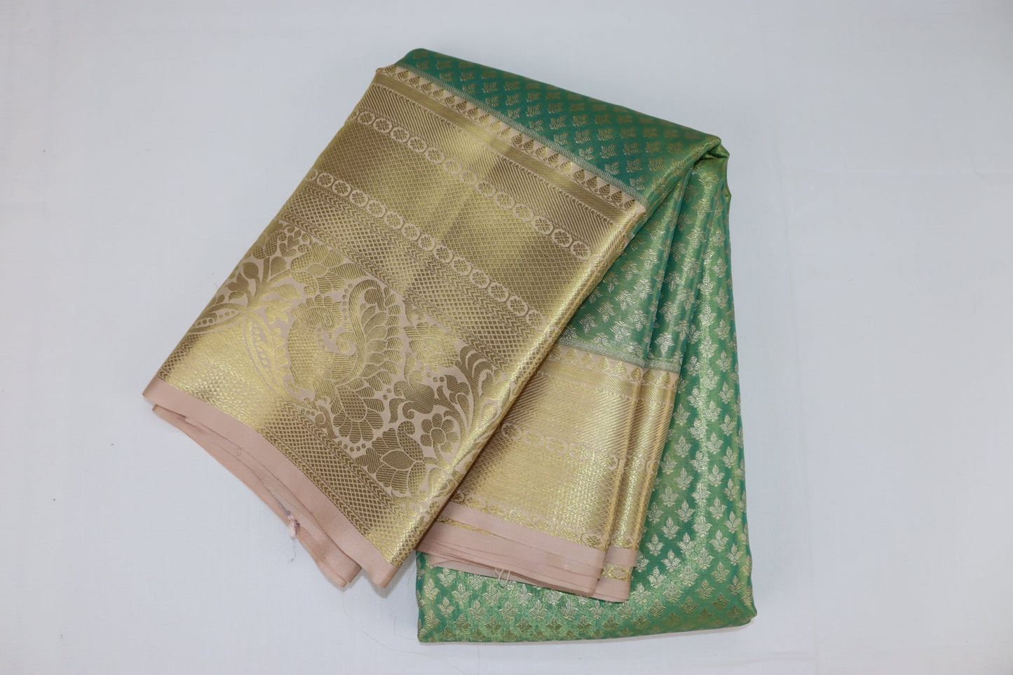 Mesmerizing Green Kanjipuram Saree From Weavers and Best on Online