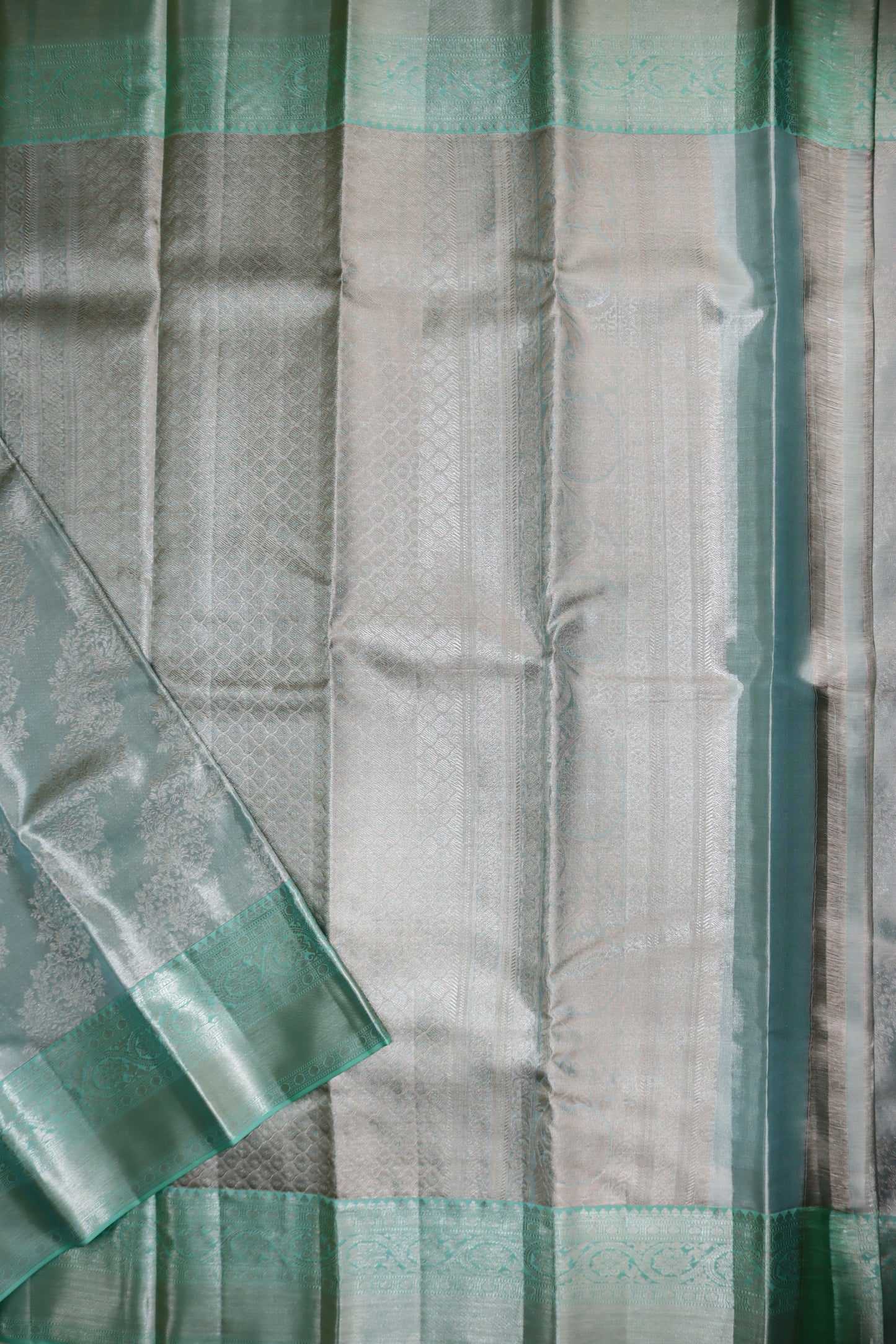 Beautiful Emerald Green Kanchipuram Silk saree From Weavers and Best on Online