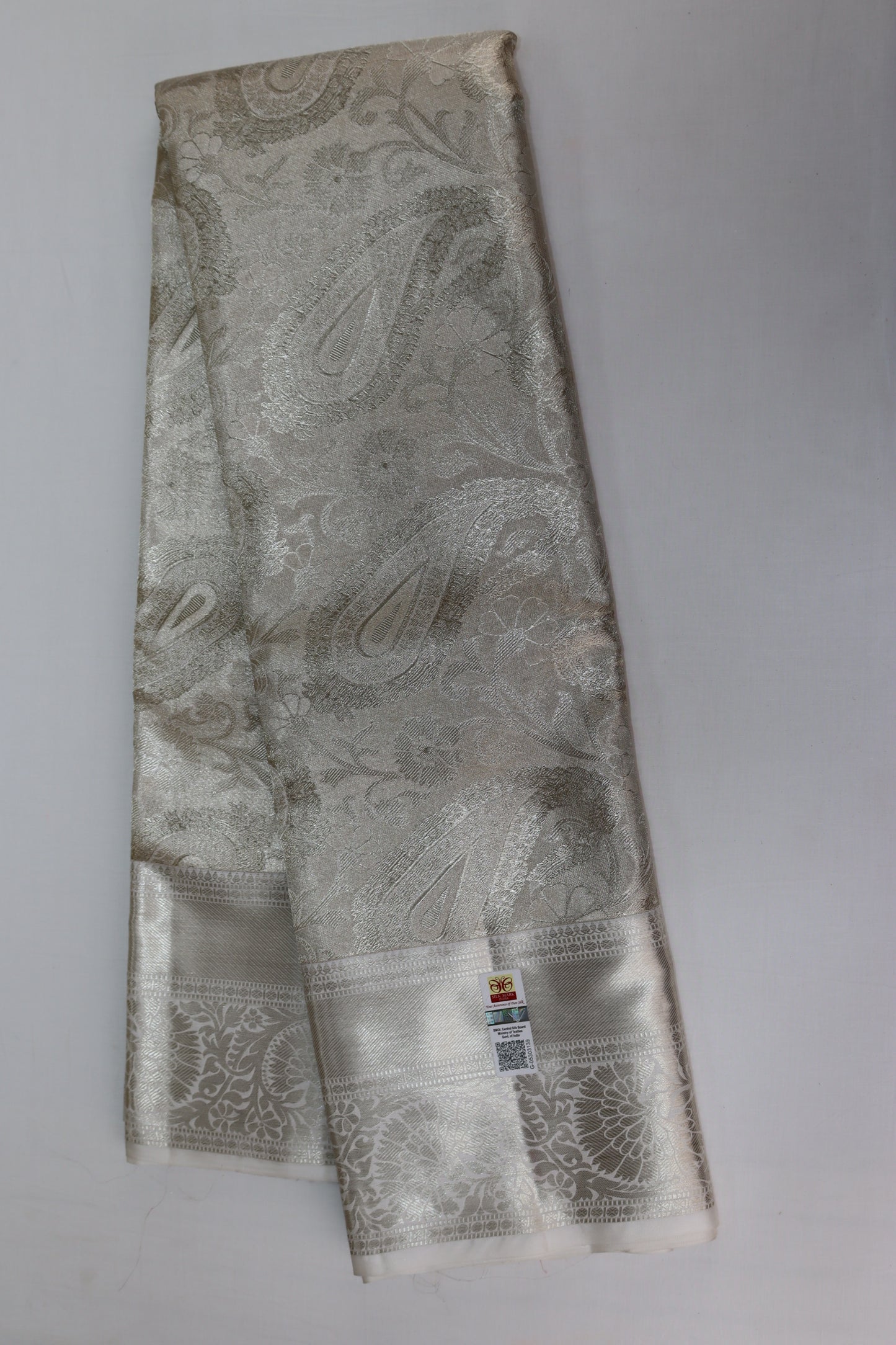 Exotic Silver Kanchipuram Silk Saree From Weavers and Best on Online