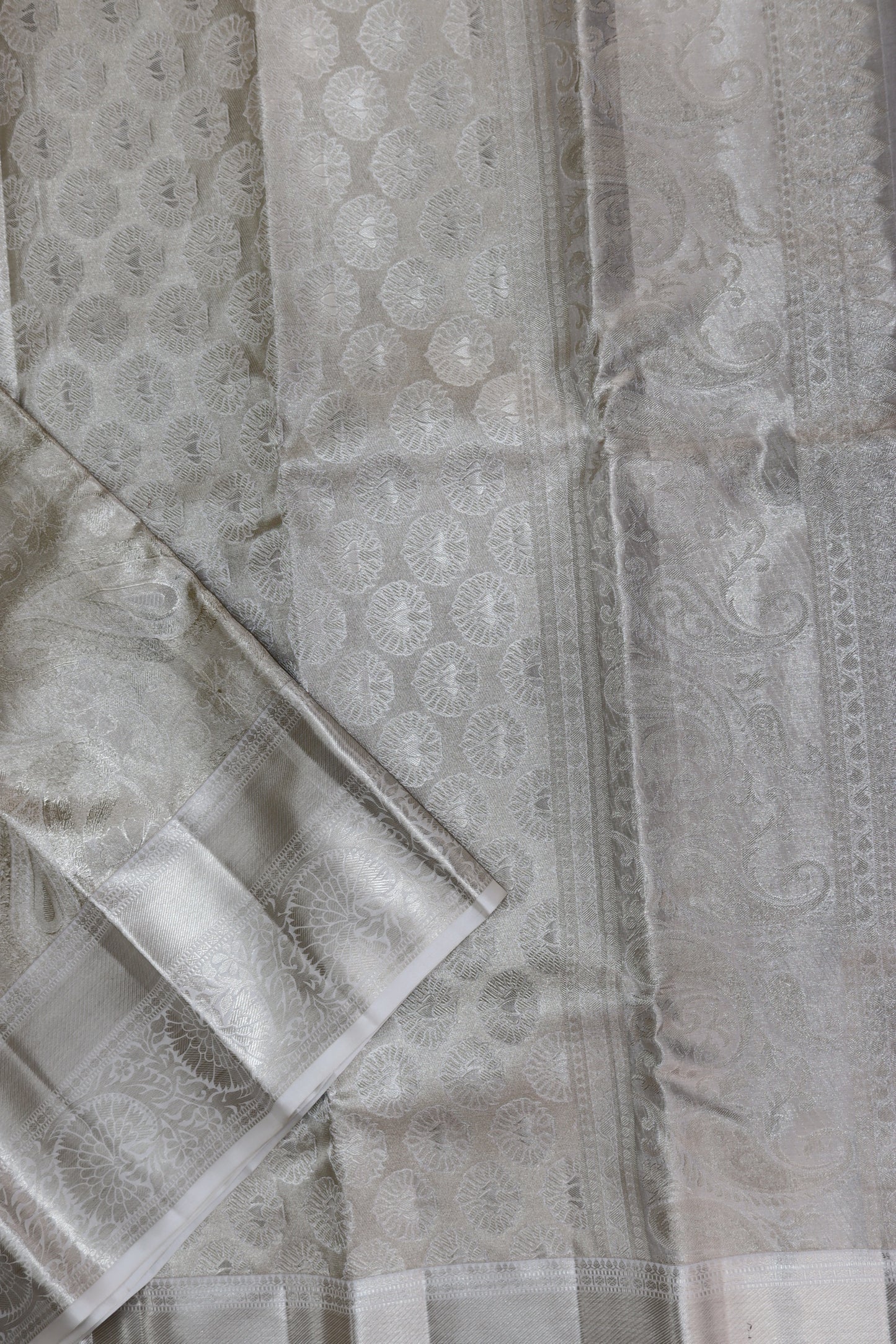 Exotic Silver Kanchipuram Silk Saree From Weavers and Best on Online