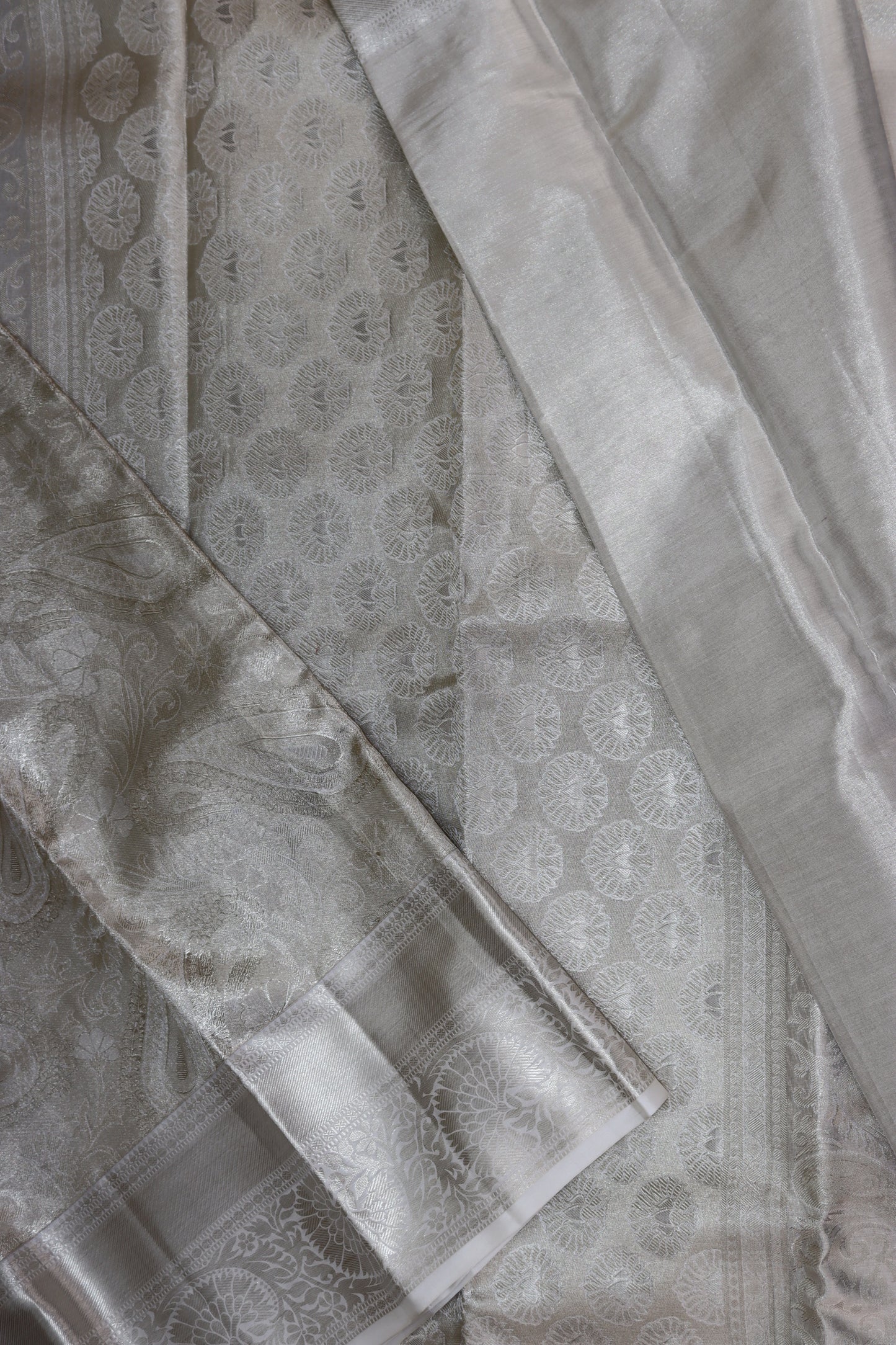 Exotic Silver Kanchipuram Silk Saree From Weavers and Best on Online