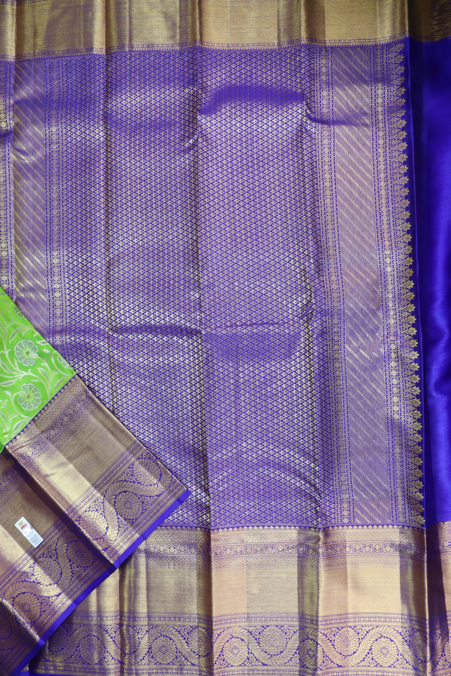 Lively Green Kanchipuram Silk Saree From Weavers and Best on Online