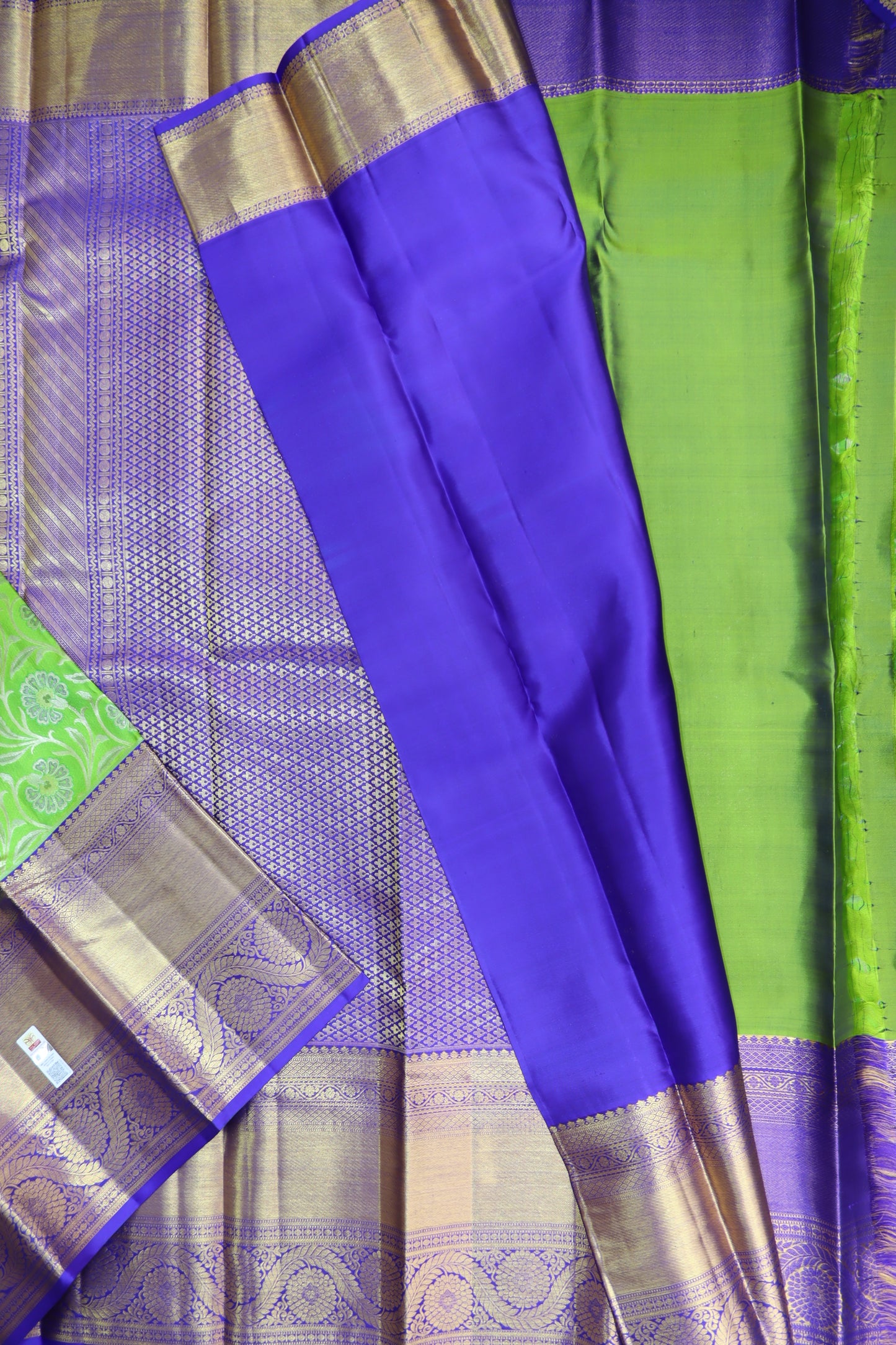 Lively Green Kanchipuram Silk Saree From Weavers and Best on Online