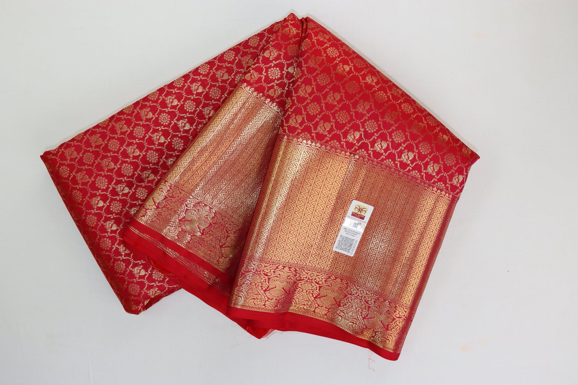 Exquite Red Kanjipuram Saree From Weavers and Best on Online