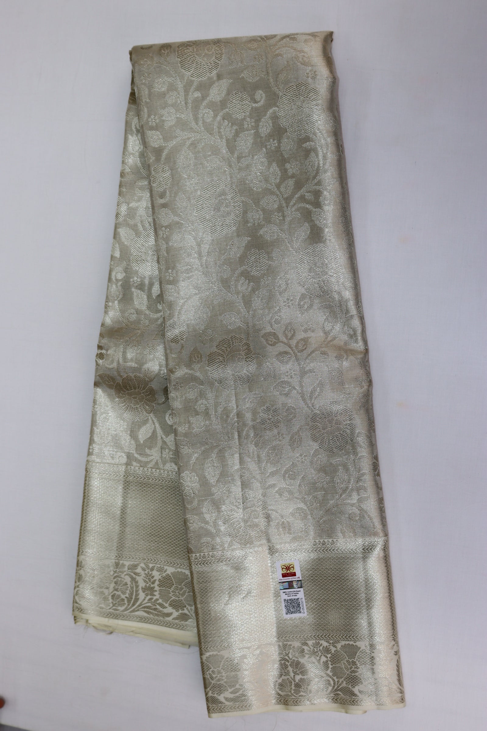 Beautiful White Kanchipuram Silk saree - My First Saree