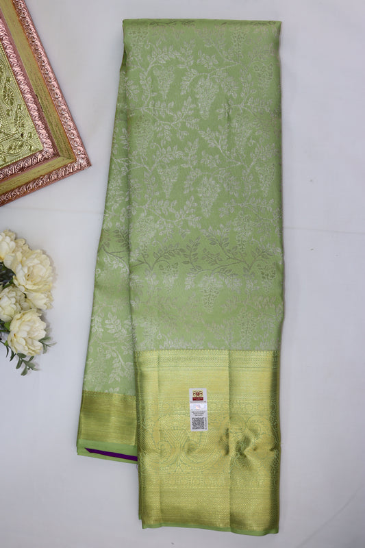 Classic Green with Gold Kanchipuram Silk saree From Weavers and Best on Online